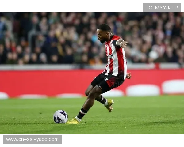 布伦特福德1-0领先布莱顿,防守反击战术执行精准 布伦特福德1-0领先布莱顿,防守反击战术执行精准